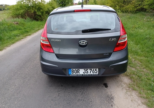 Hyundai I30 cena 18800 przebieg: 150000, rok produkcji 2011 z Włocławek małe 106